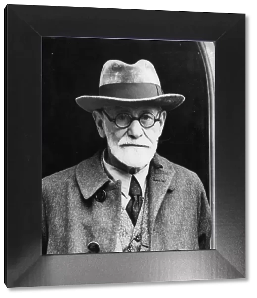 Old Freud. 7th June 1938: Austrian physician and founder of psychoanalysis, Sigmund Freud 