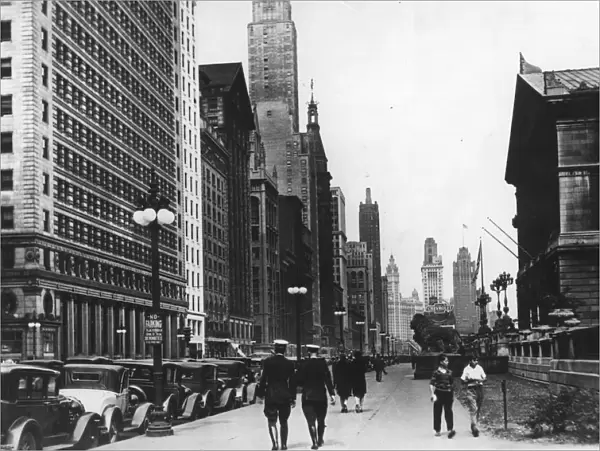 City Life. circa 1930: Michigan Avenue in Chicago. (Photo by Hulton Archive / Getty Images)