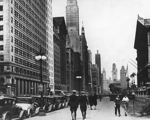 City Life. circa 1930: Michigan Avenue in Chicago. (Photo by Hulton Archive / Getty Images)