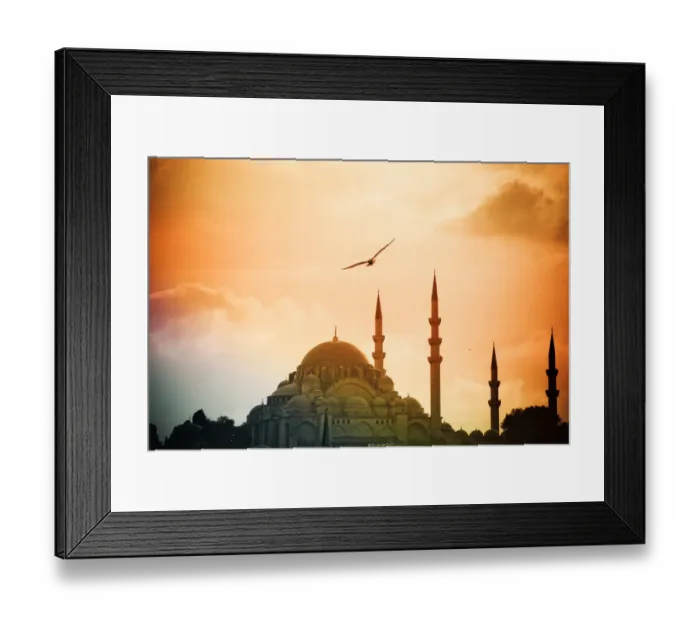 Framed Print : The Yeni Cami mosque at sunset in Istanbul Framed Print : The Yeni Cami mosque at sunset in Istanbul