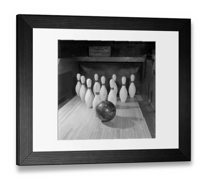 Framed Print : Tenpin Bowling-Alley Framed Print : Tenpin Bowling-Alley