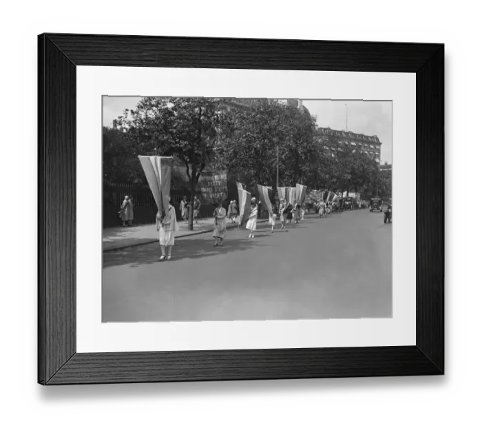 Framed Print : American Suffragettes In London Framed Print : American Suffragettes In London
