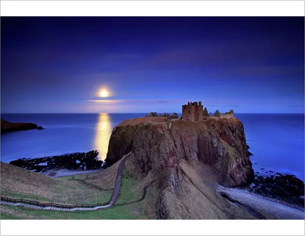 Moonrise dunnottar castle aberdeenshire Scotland