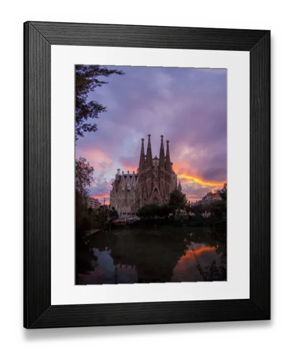 Framed Print : Sagrada Familia - Barcelona Framed Print : Sagrada Familia - Barcelona
