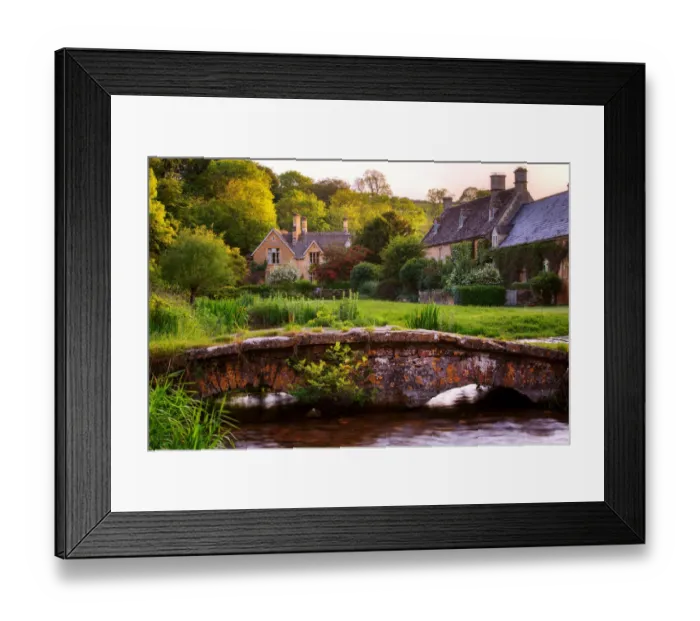 Framed Print : The Footbridge at Upper Slaughter Framed Print : The Footbridge at Upper Slaughter