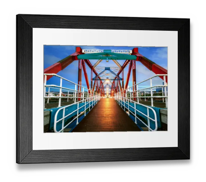 Framed Print : Huron Bridge, Salford Quays, Manchester, England Framed Print : Huron Bridge, Salford Quays, Manchester, England