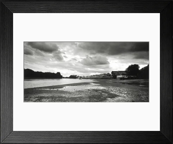 Framed Print : Thames River in England Framed Print : Thames River in England