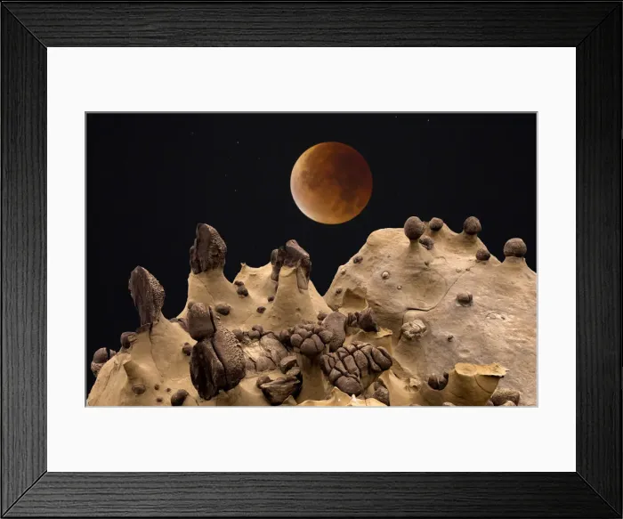 Framed Print : Blood Moon over Hoping Island Framed Print : Blood Moon over Hoping Island
