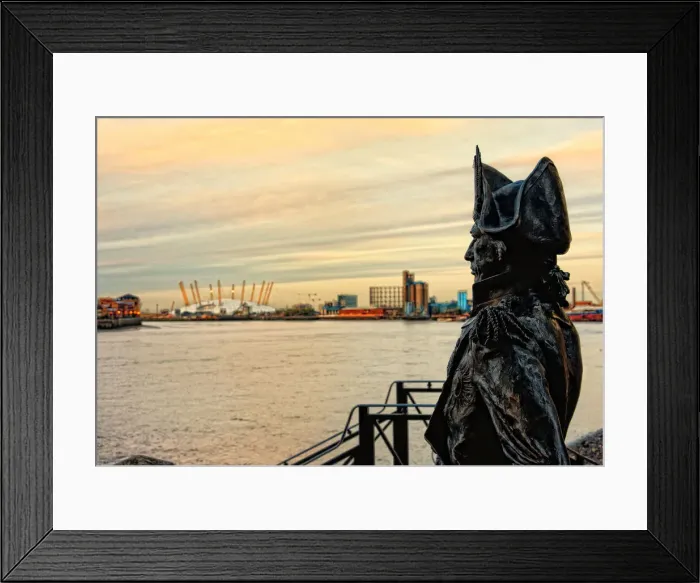 Framed Print : Statue of Lord Nelson looks over the Thames