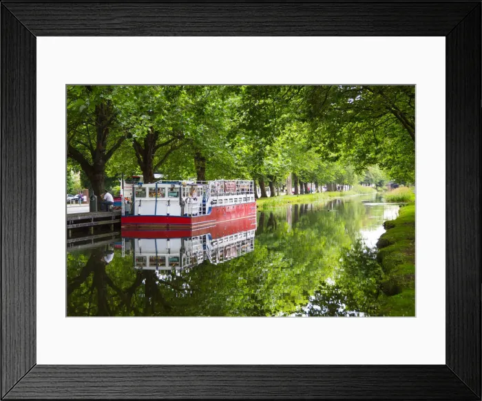 Framed Print : Grand Canal in Dublin City, Ireland Framed Print : Grand Canal in Dublin City, Ireland