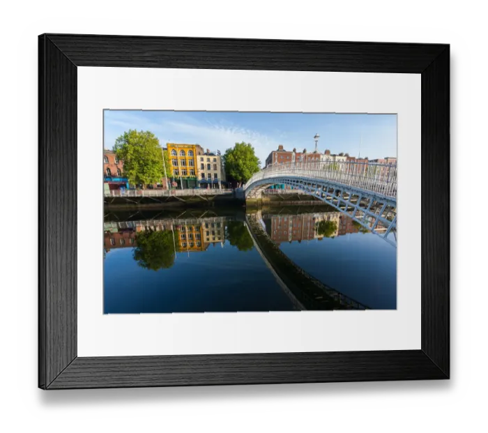 Framed Print : The Ha penny bridge in Dublin City, Ireland Framed Print : The Ha penny bridge in Dublin City, Ireland
