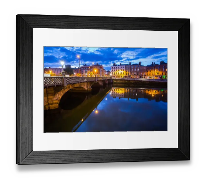Framed Print : Grattan Bridge at dusk in Dublin City, Ireland Framed Print : Grattan Bridge at dusk in Dublin City, Ireland