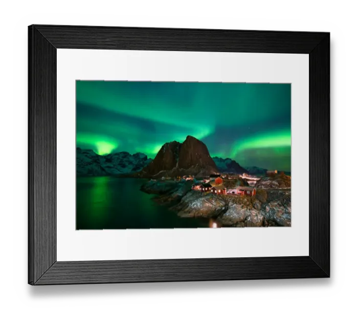 Framed Print : Northern Lights display over Hamnoy village in Lofoten (HamnAŝya) Framed Print : Northern Lights display over Hamnoy village in Lofoten (HamnAŝya)