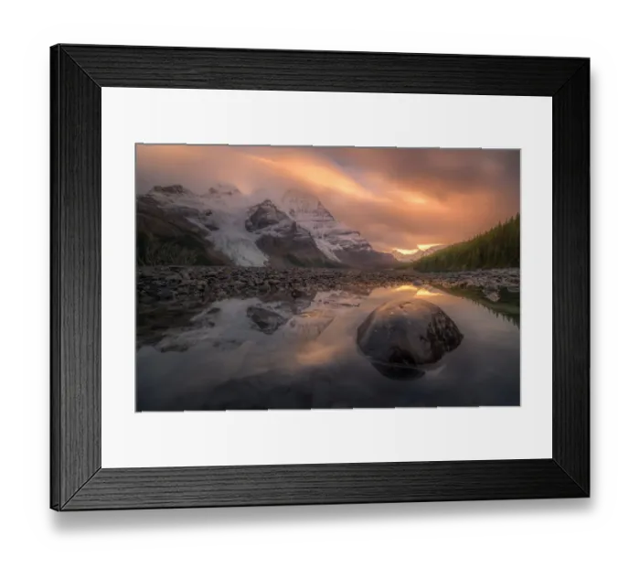 Framed Print : Berg lake with reflection of Mount Robson Framed Print : Berg lake with reflection of Mount Robson