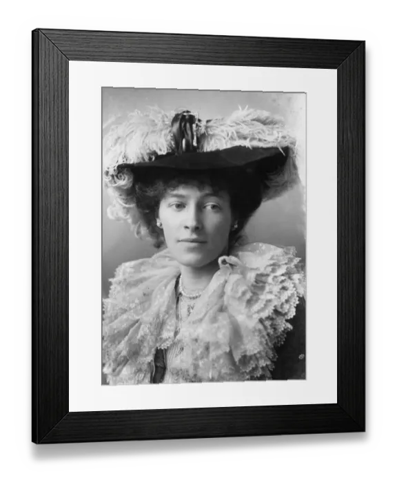 Framed Print : Simple Chic Framed Print : Simple Chic