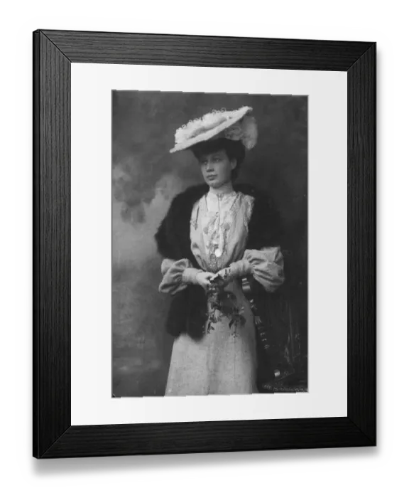 Framed Print : Fur Wrap. 10th September 1903: Mrs Young wearing a fur wrap Framed Print : Fur Wrap. 10th September 1903: Mrs Young wearing a fur wrap