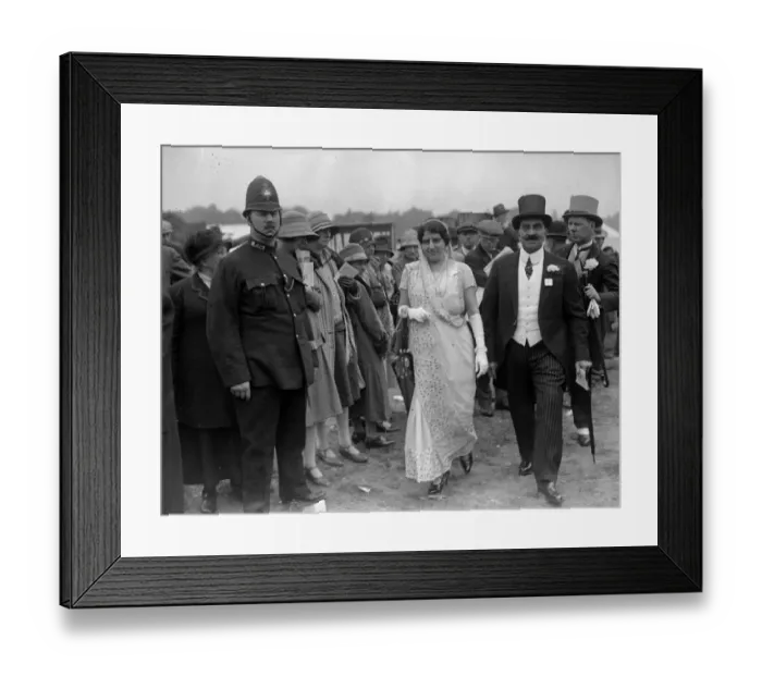 Framed Print : Ascot Racegoers Framed Print : Ascot Racegoers