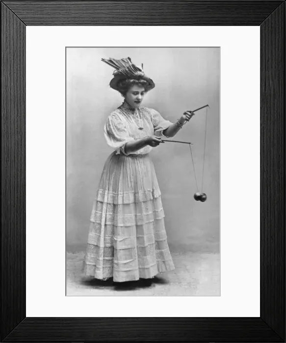 Framed Print : Diabolo Action Framed Print : Diabolo Action