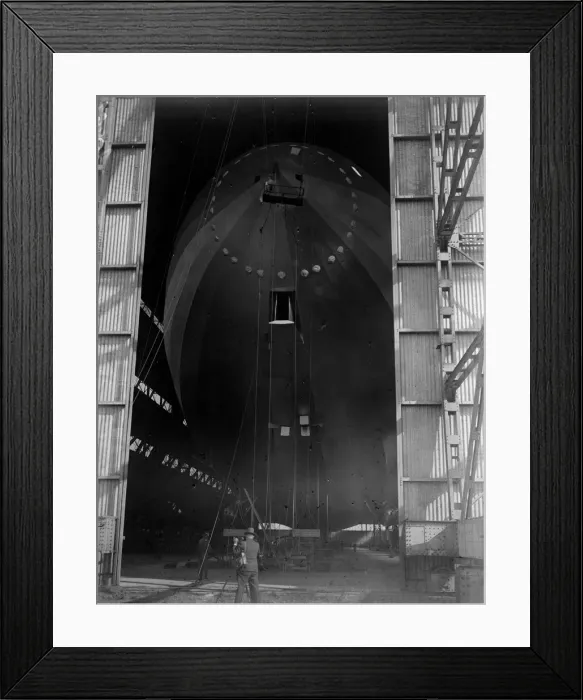 Framed Print : R 101 In Hangar Framed Print : R 101 In Hangar