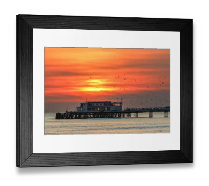 Framed Print : Sun setting behind Worthing Pier Framed Print : Sun setting behind Worthing Pier