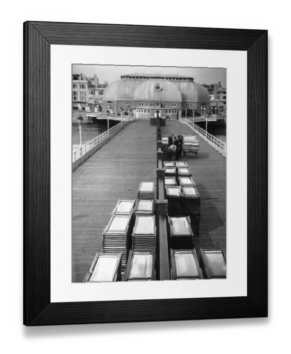 Framed Print : Worthing Pier Framed Print : Worthing Pier
