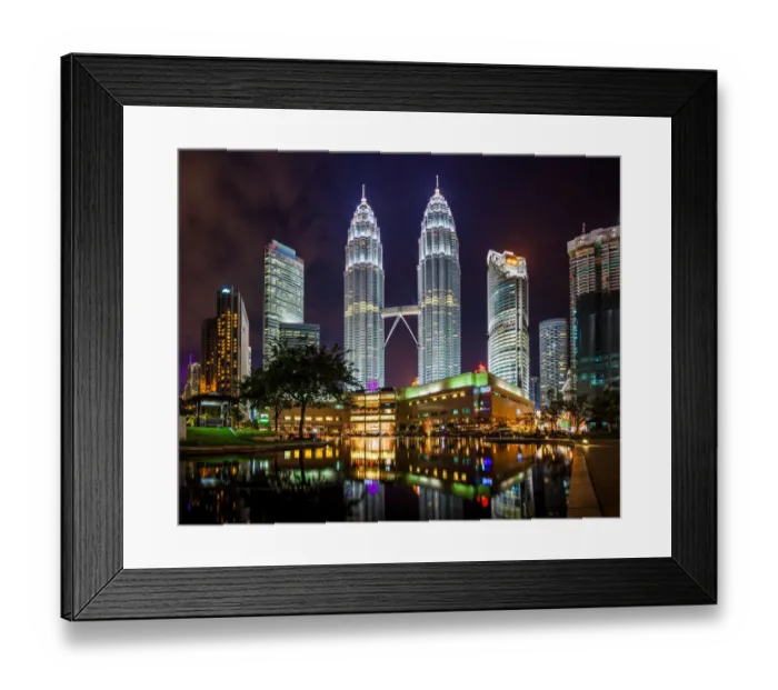 Framed Print : Petronas Twin Towers in Kuala Lumpur, Malaysia