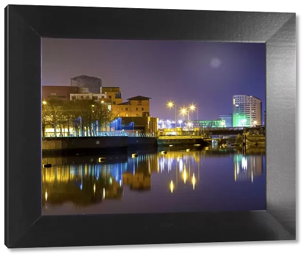 Sarsfield bridge Limericks City Centre at night