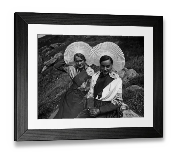 Framed Print : Les Boulonnaises
