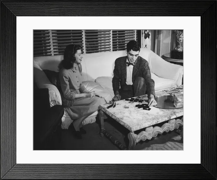 Framed Print : Couple playing dominoes (B&W)