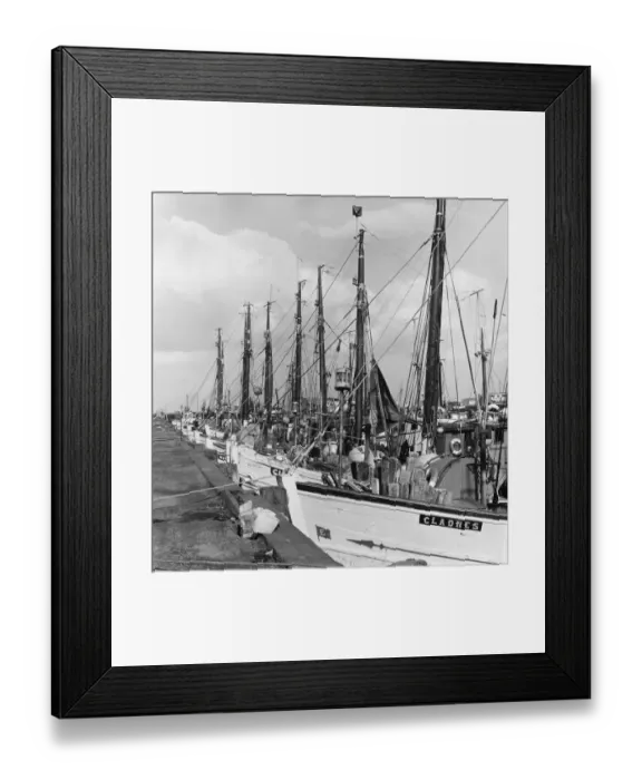 Framed Print : Grimsby Boats