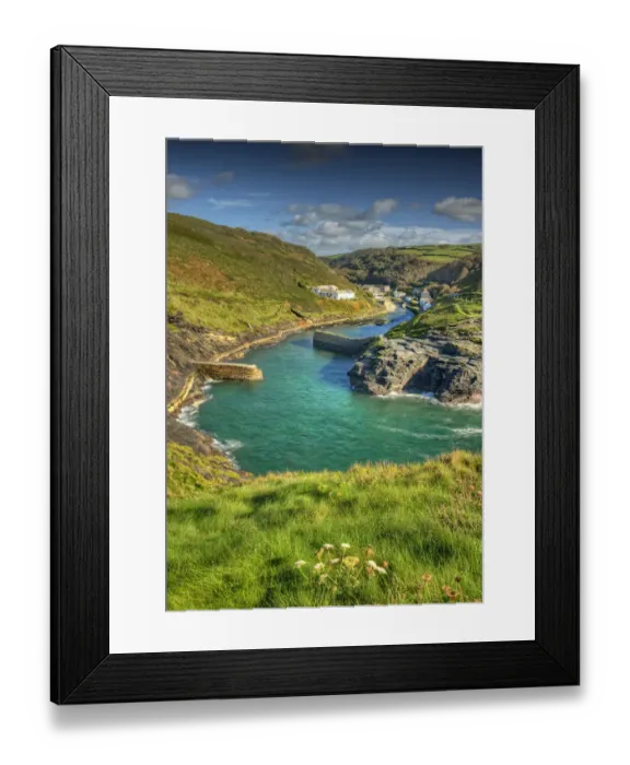 Framed Print : Boscastle Harbour, Cornwall, england Framed Print : Boscastle Harbour, Cornwall, england
