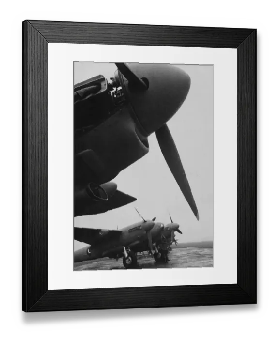 Framed Print : de Havilland Mosquito B35