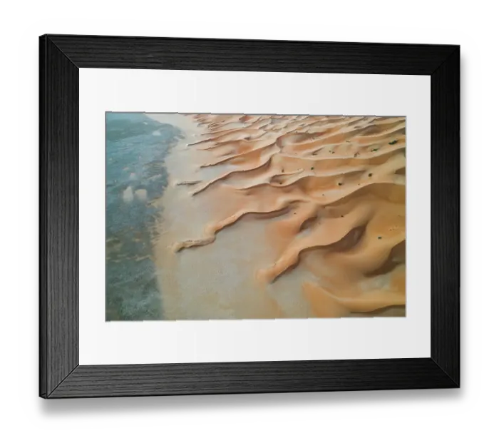 Framed Print : Winding sand dunes on edge of the desert, United Arab Emirates Framed Print : Winding sand dunes on edge of the desert, United Arab Emirates