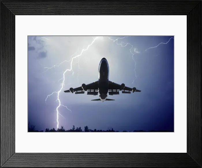 Framed Print : Boeing 747-200 Landing Framed Print : Boeing 747-200 Landing