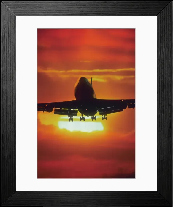 Framed Print : Boeing 747-200 Landing Framed Print : Boeing 747-200 Landing