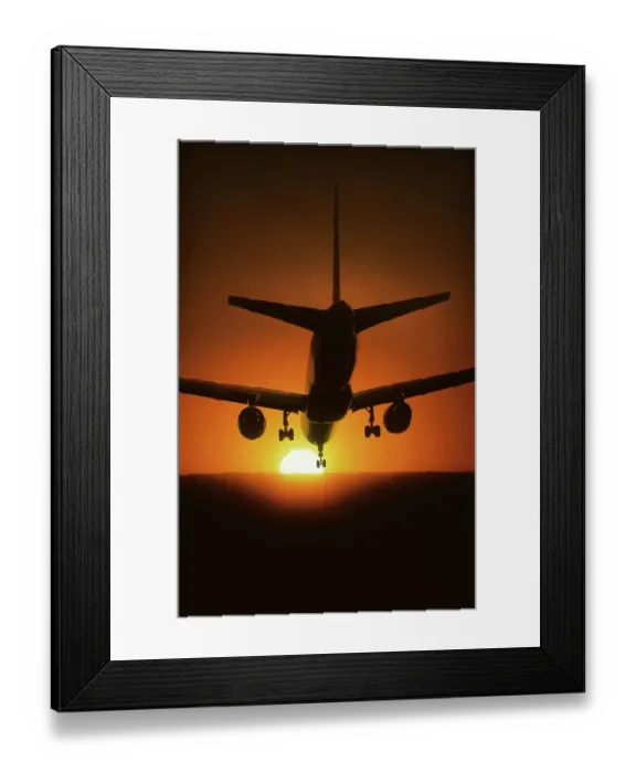 Framed Print : Boeing 757 landing in the sun at Los Angeles International Airport Framed Print : Boeing 757 landing in the sun at Los Angeles International Airport