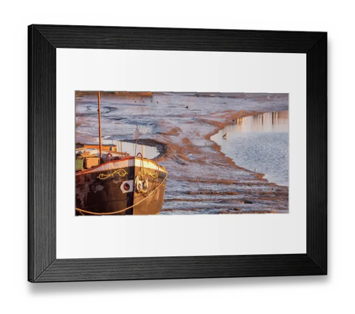 Framed Print : Heron. Maldon, Essex, UK. April 11 2021. Image shows a natural scene of Framed Print : Heron. Maldon, Essex, UK. April 11 2021. Image shows a natural scene of