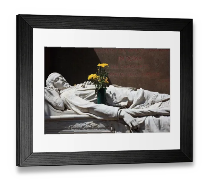 Framed Print : Campo Verano, Cimitero Comunale Monumentale Campo Verano, the largest cemetery in Rome in the Tibertino district, Italy Framed Print : Campo Verano, Cimitero Comunale Monumentale Campo Verano, the largest cemetery in Rome in the Tibertino district, Italy