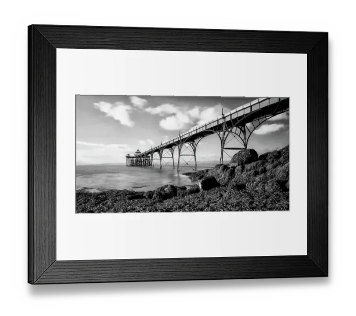 Framed Print : Monochrome Clevedon Pier Framed Print : Monochrome Clevedon Pier