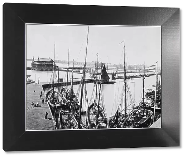 Antique photograph of seaside towns of Great Britain and Ireland: Lowestoft