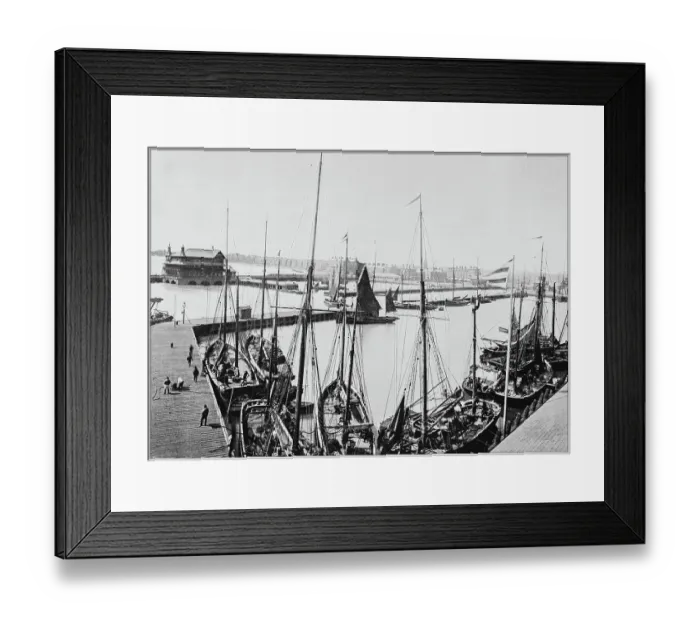 Framed Print : Antique photograph of seaside towns of Great Britain and Ireland: Lowestoft