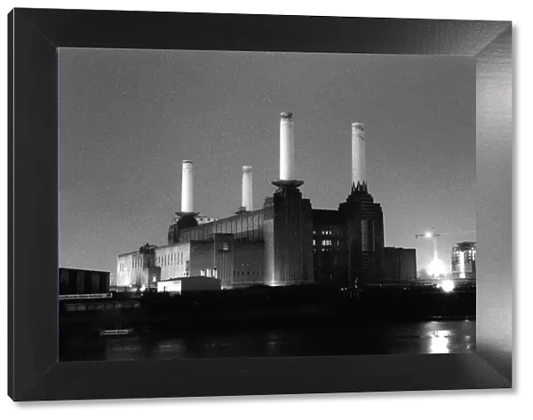 Battersea power station at night before the renovation