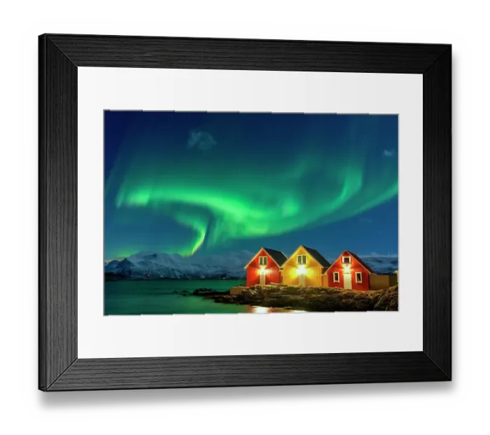 Framed Print : Traditional rorbu during the Northern Lights Framed Print : Traditional rorbu during the Northern Lights