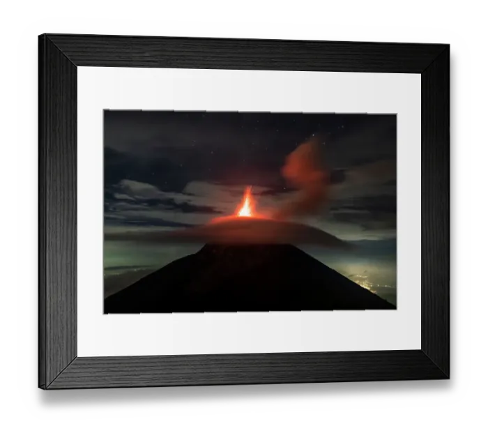 Framed Print : Volcan de Fuego erupting, as seen from Acatenango Framed Print : Volcan de Fuego erupting, as seen from Acatenango