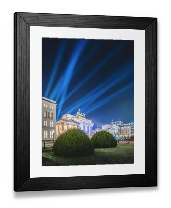 Framed Print : Pariser Platz and Brandenburg Gate, Berlin, Germany Framed Print : Pariser Platz and Brandenburg Gate, Berlin, Germany
