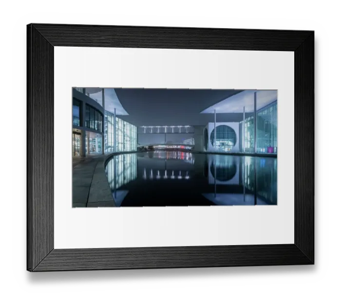 Framed Print : Nightly government quarter with parliament building on the Spree, Berlin, Germany Framed Print : Nightly government quarter with parliament building on the Spree, Berlin, Germany
