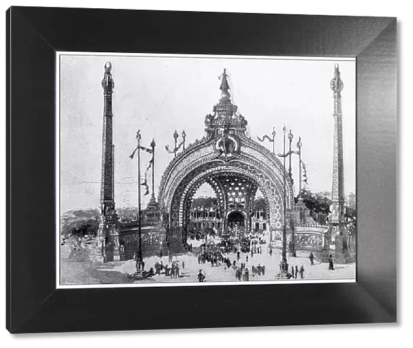 Antique image: 1900 Exhibition, Place de la Concorde entrance