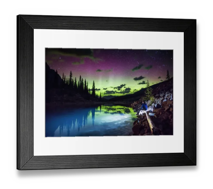 Framed Print : The aurora borealis above the turquoise waters of Moraine Lake, Banff National Park, Alberta, Canada Framed Print : The aurora borealis above the turquoise waters of Moraine Lake, Banff National Park, Alberta, Canada