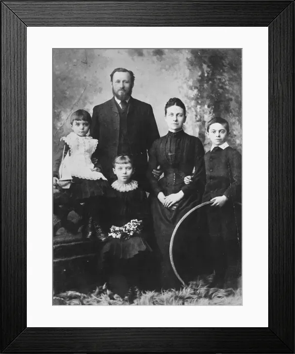 Framed Print : Victorian Family Framed Print : Victorian Family