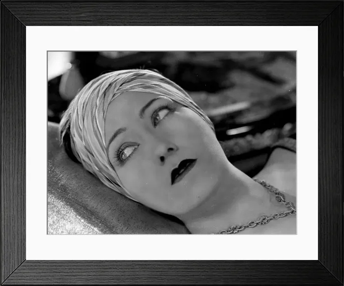 Framed Print : Gloria Swanson Framed Print : Gloria Swanson